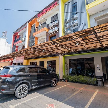 Reddoorz Near Taman Krida Budaya Маланг Екстериор снимка