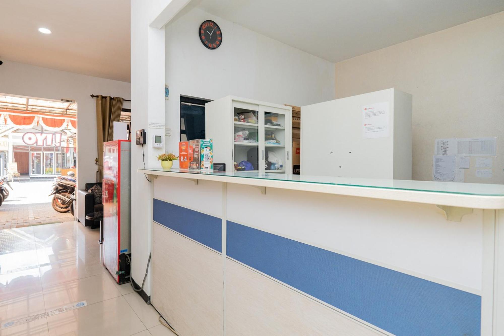 Reddoorz Near Taman Krida Budaya Маланг Екстериор снимка