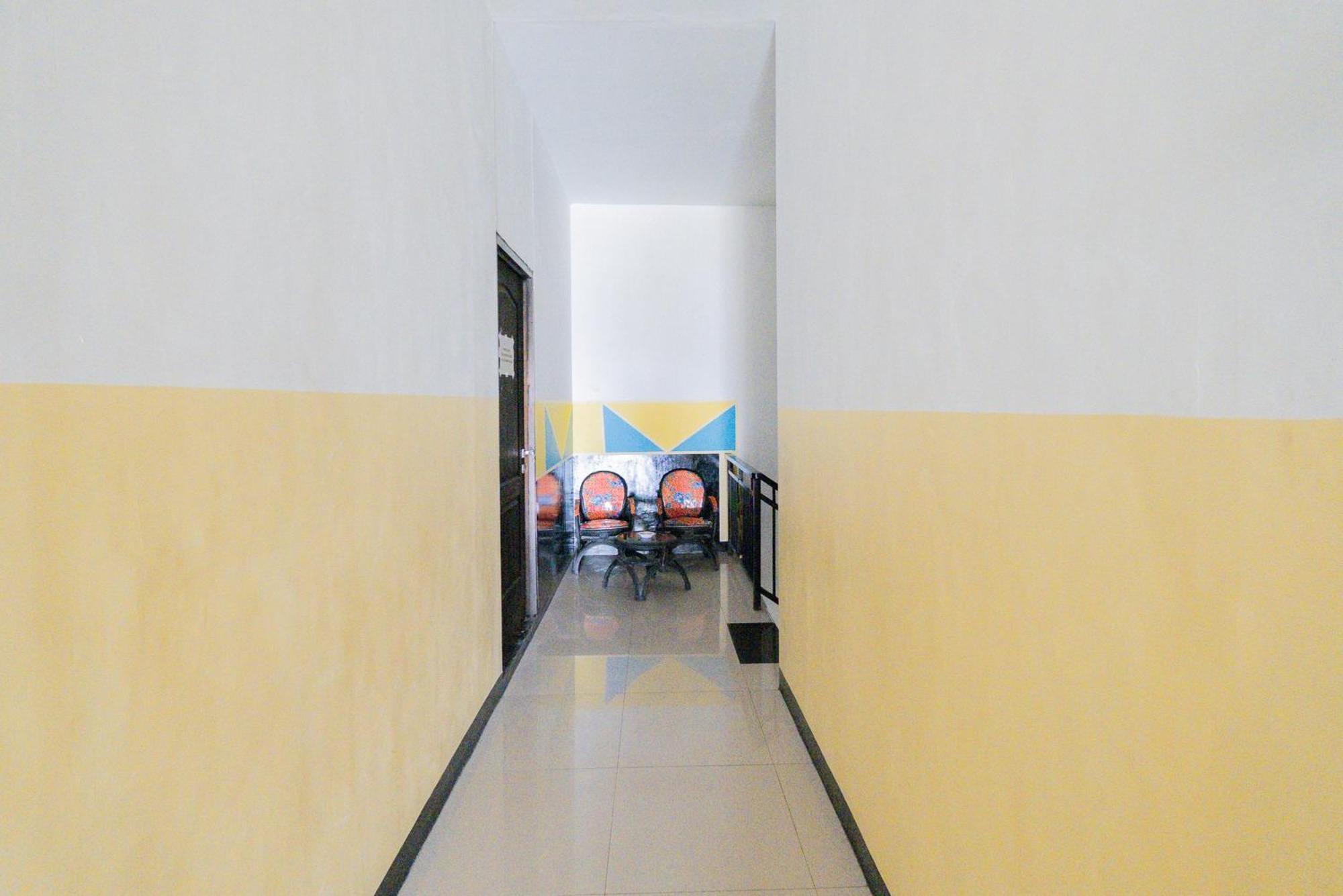 Reddoorz Near Taman Krida Budaya Маланг Екстериор снимка
