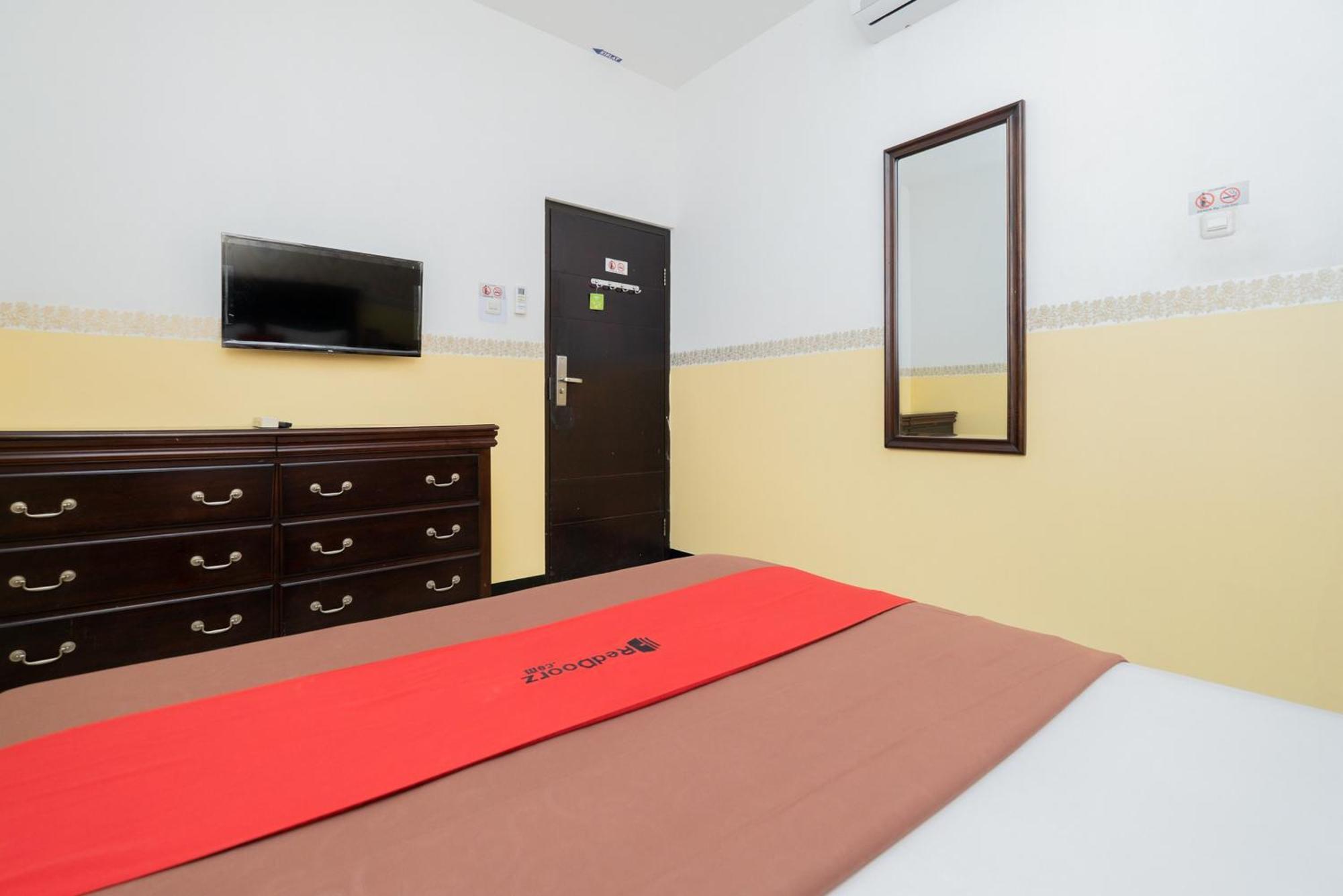 Reddoorz Near Taman Krida Budaya Маланг Екстериор снимка