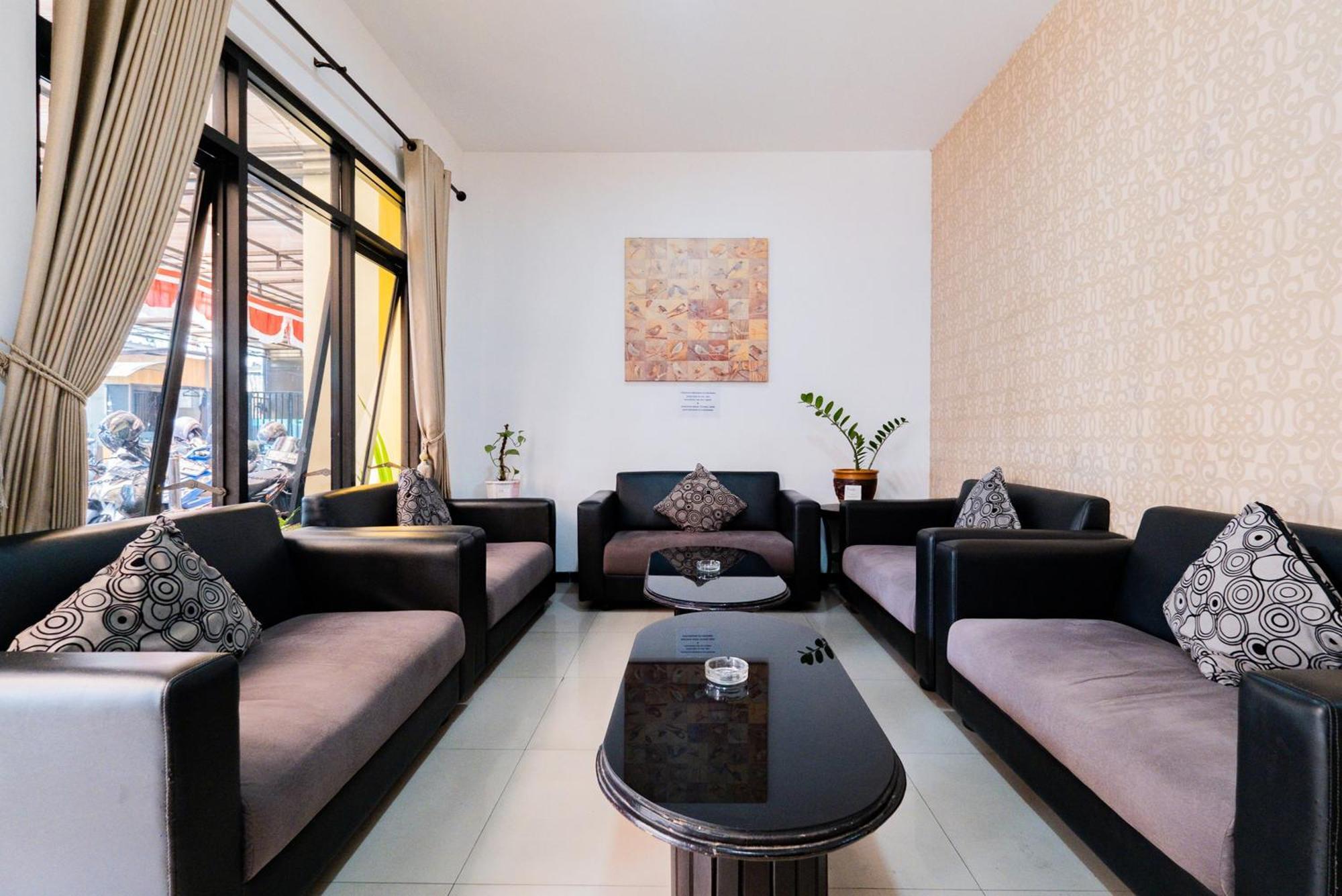 Reddoorz Near Taman Krida Budaya Маланг Екстериор снимка