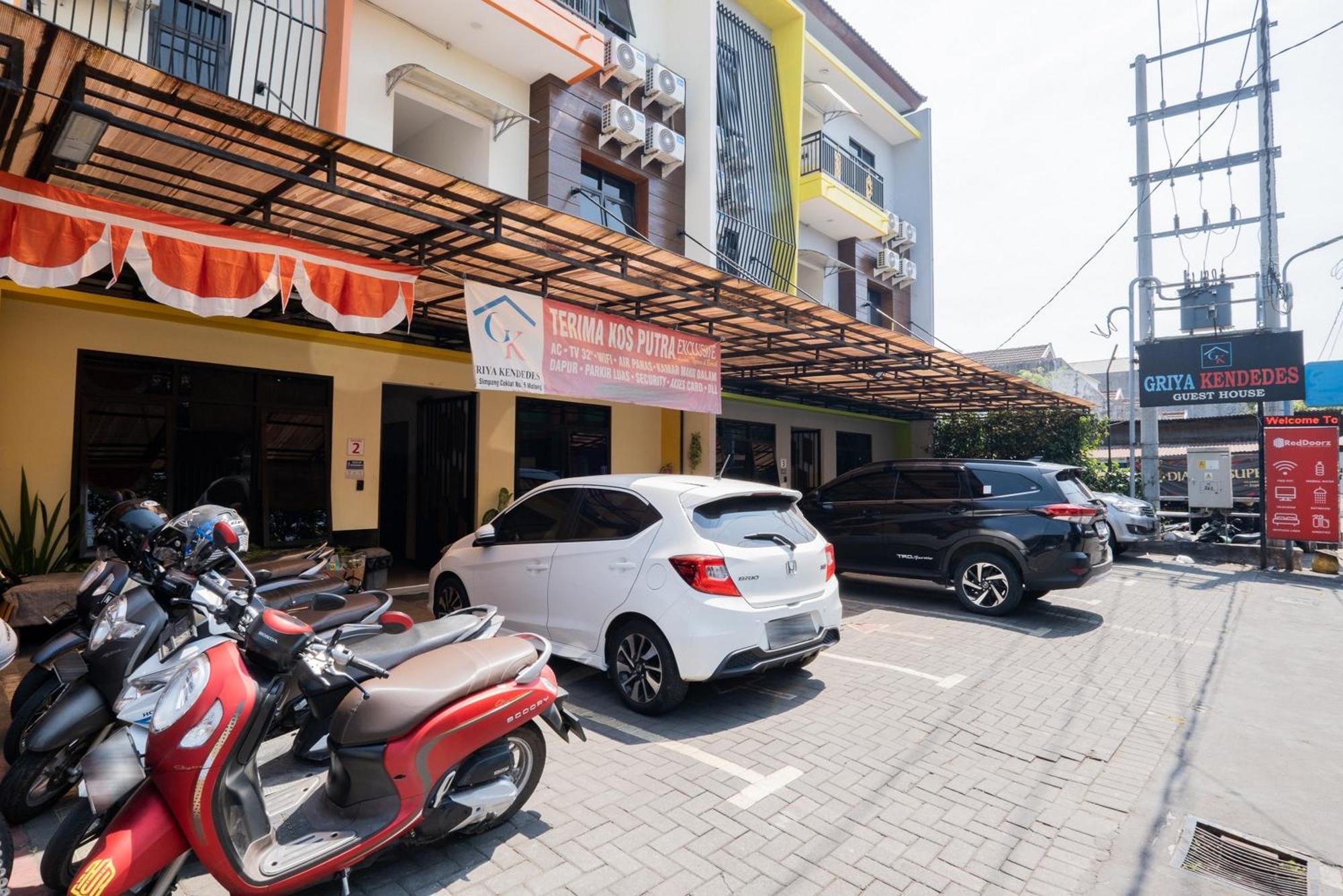 Reddoorz Near Taman Krida Budaya Маланг Екстериор снимка
